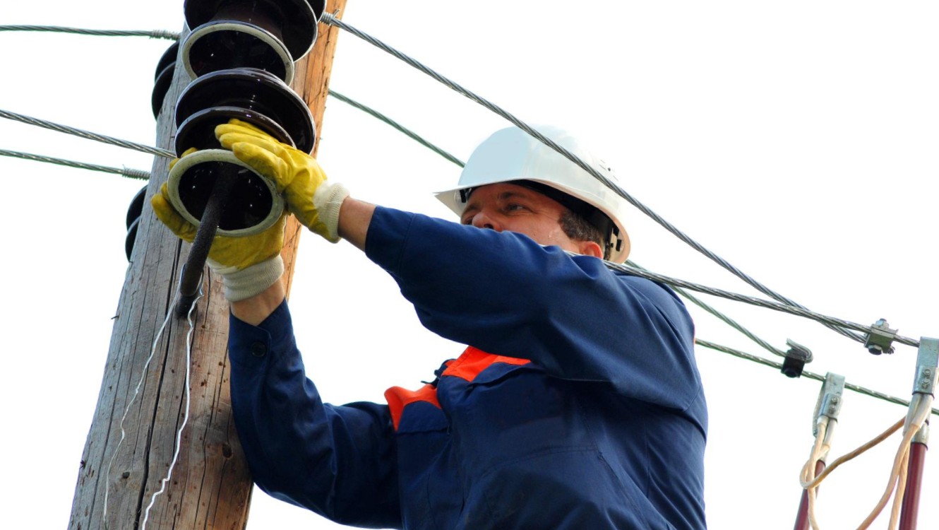 trabajos en altura en entornos eléctricos